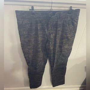 Women’s Camo Pants